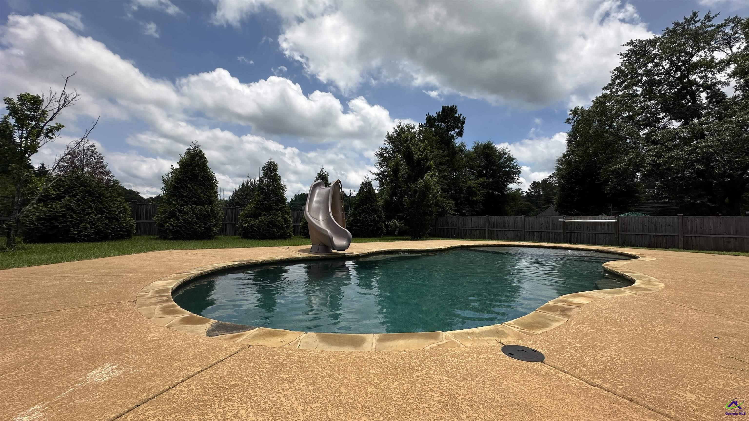 103 Red Hawk Pointe