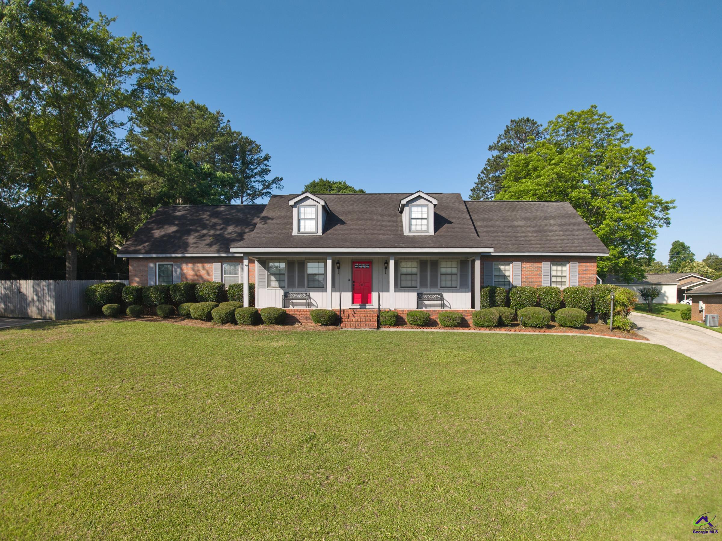 207 Oak Forest Lane