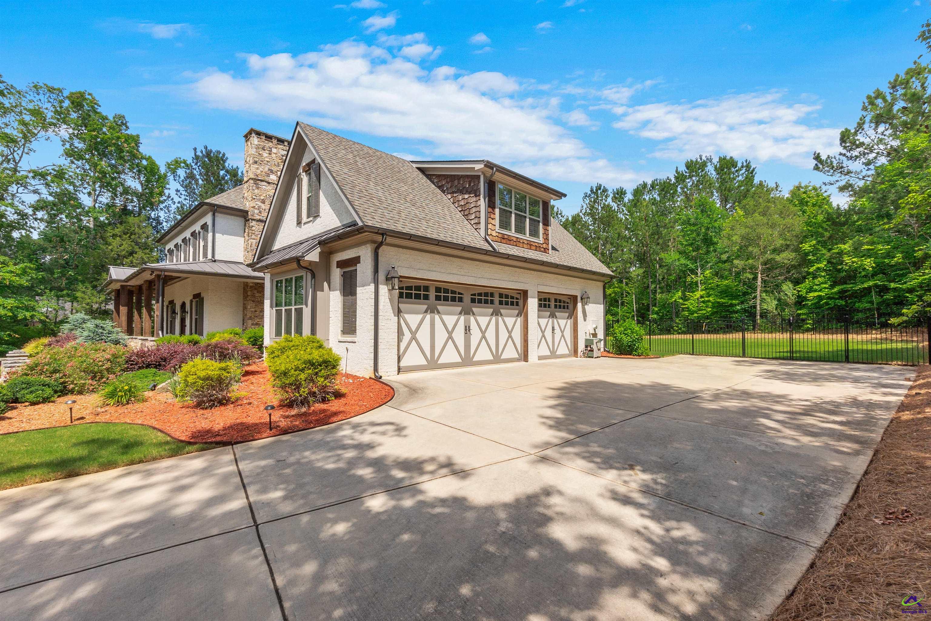 609 River Overlook