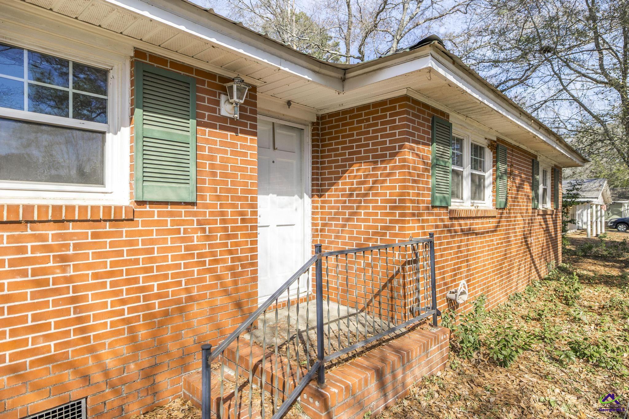 1739 Houston Lake Road