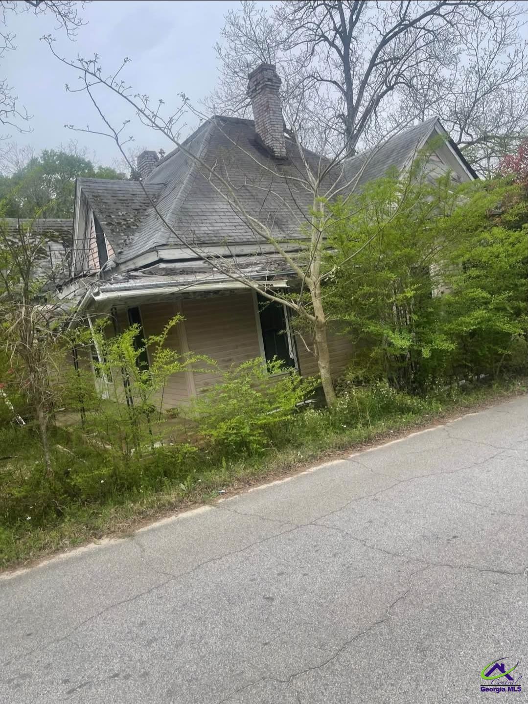 233 Railroad Street