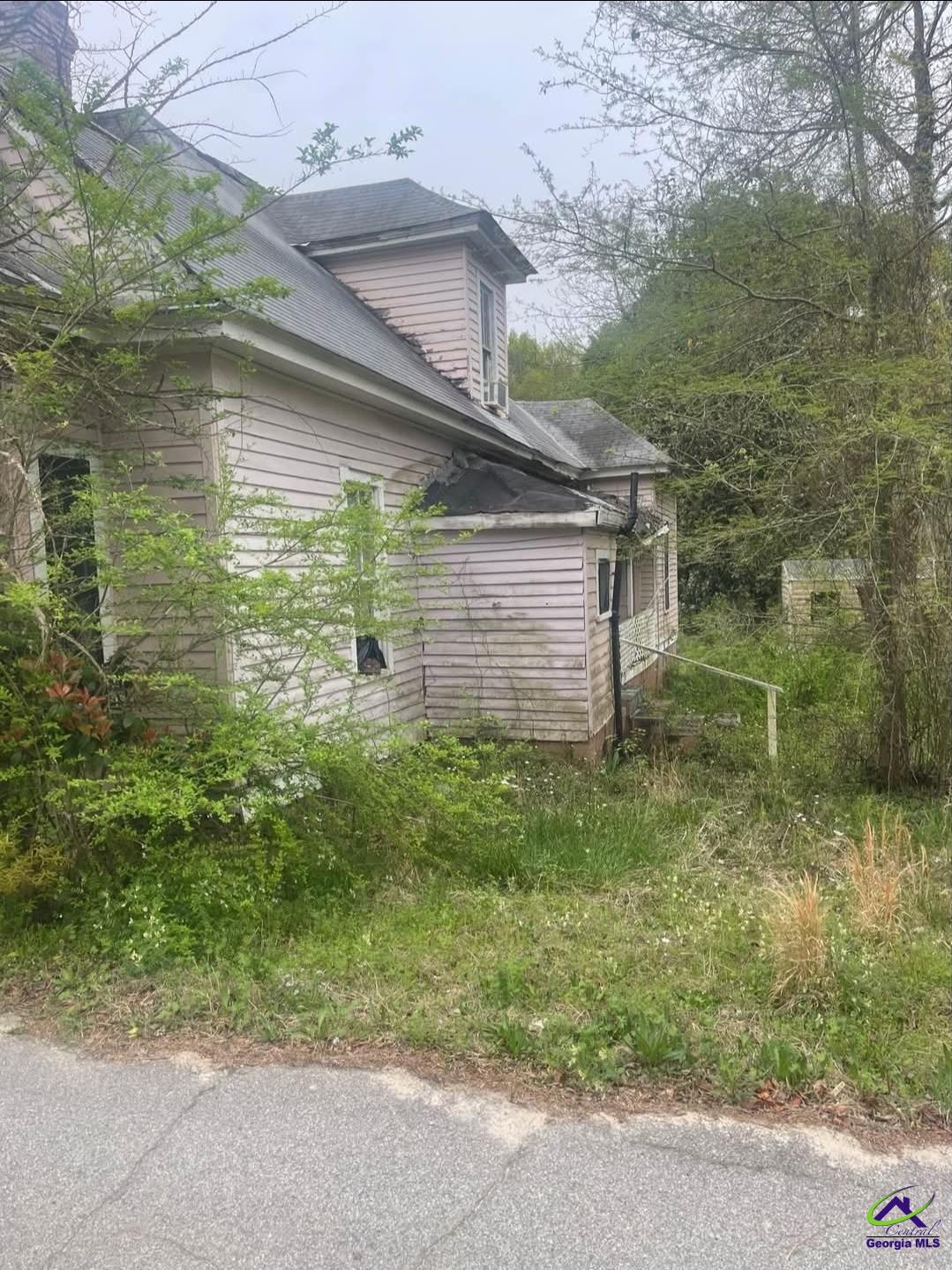 233 Railroad Street