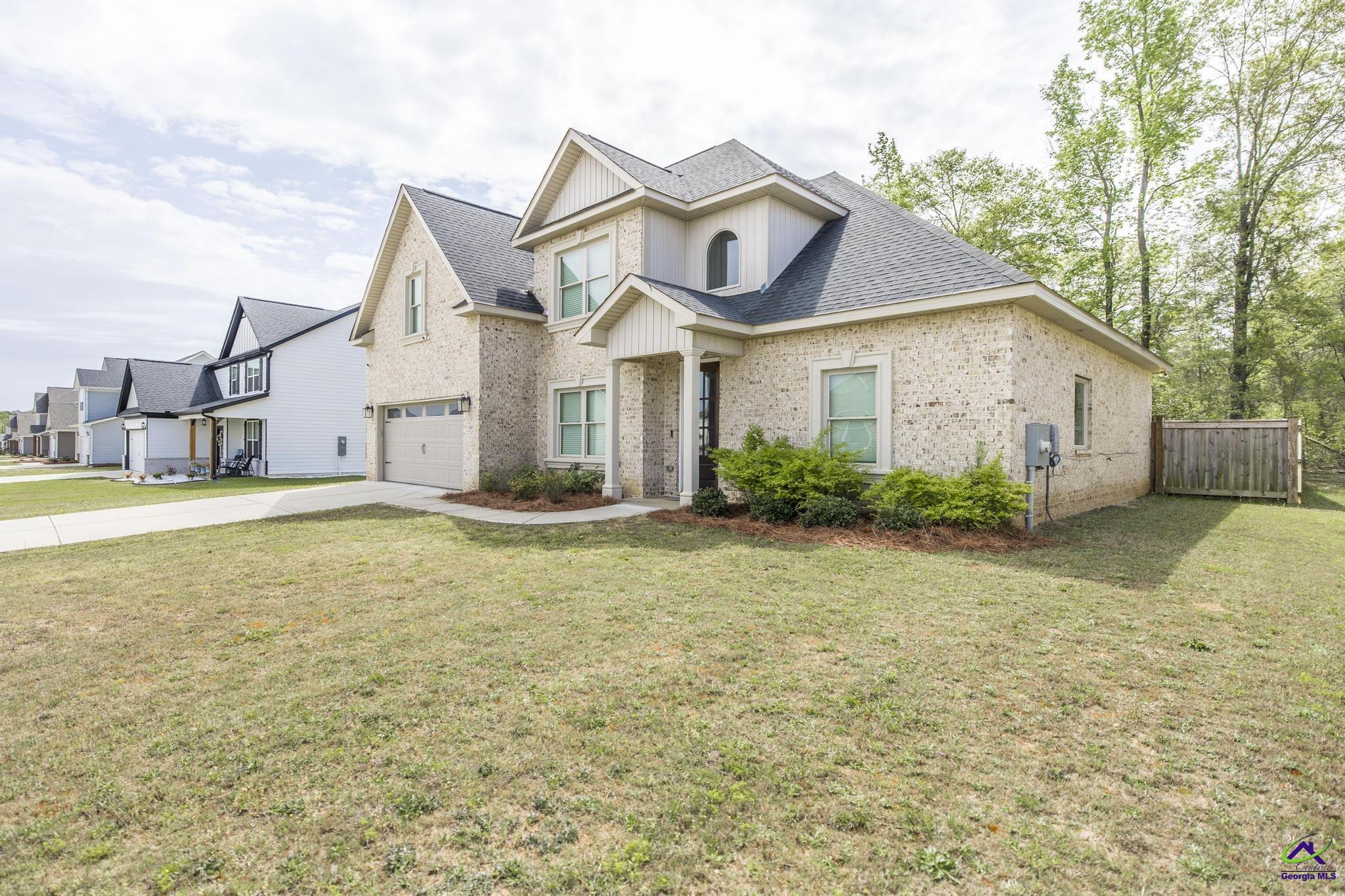 507 Foster Sydney Court