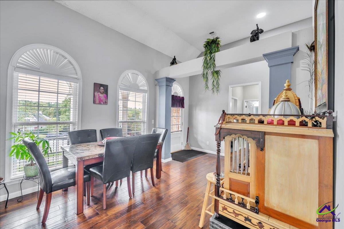 605 Dodds Walk