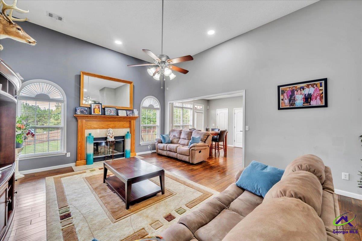 605 Dodds Walk