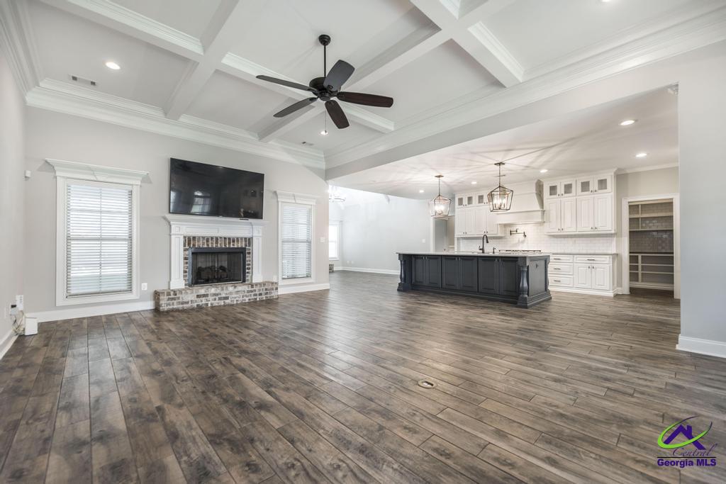 200 Larkwood Bend