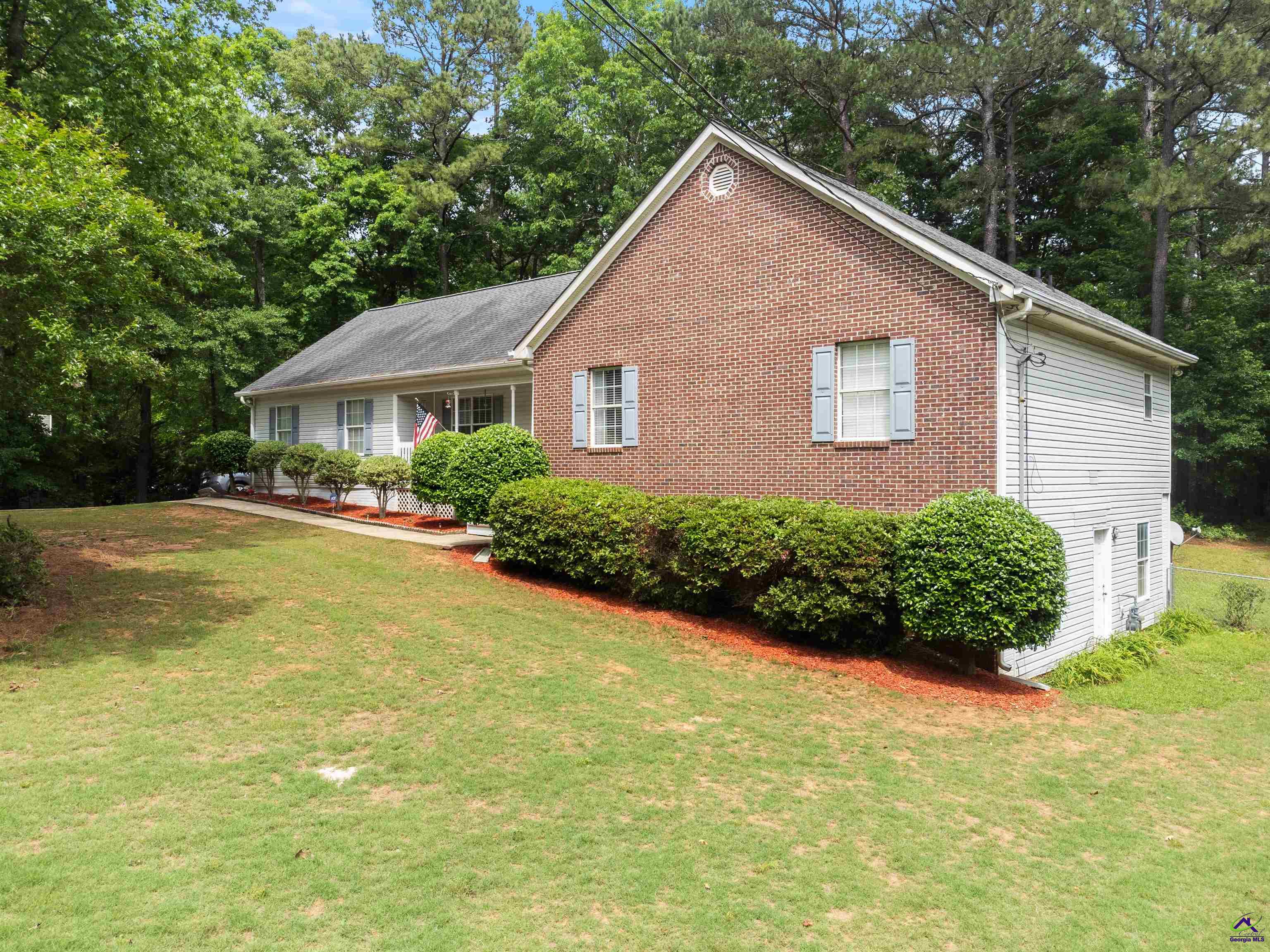 372 River Point Drive