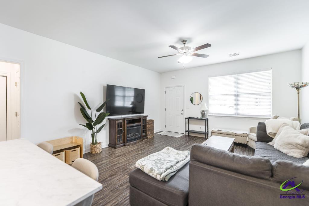 216 Shasta Dr