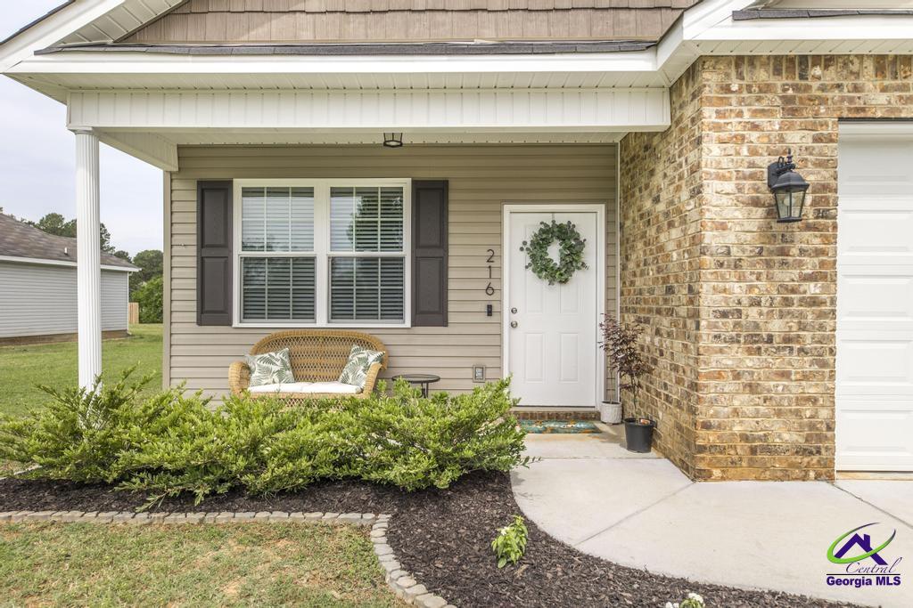 216 Shasta Dr