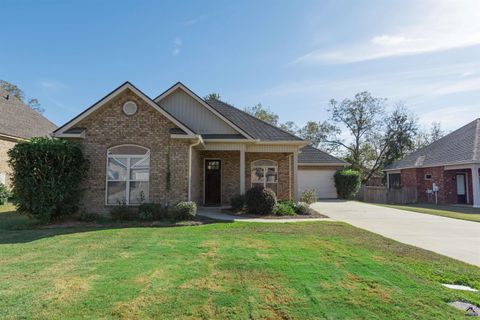 135 Parkview Grove Kathleen GA 31047