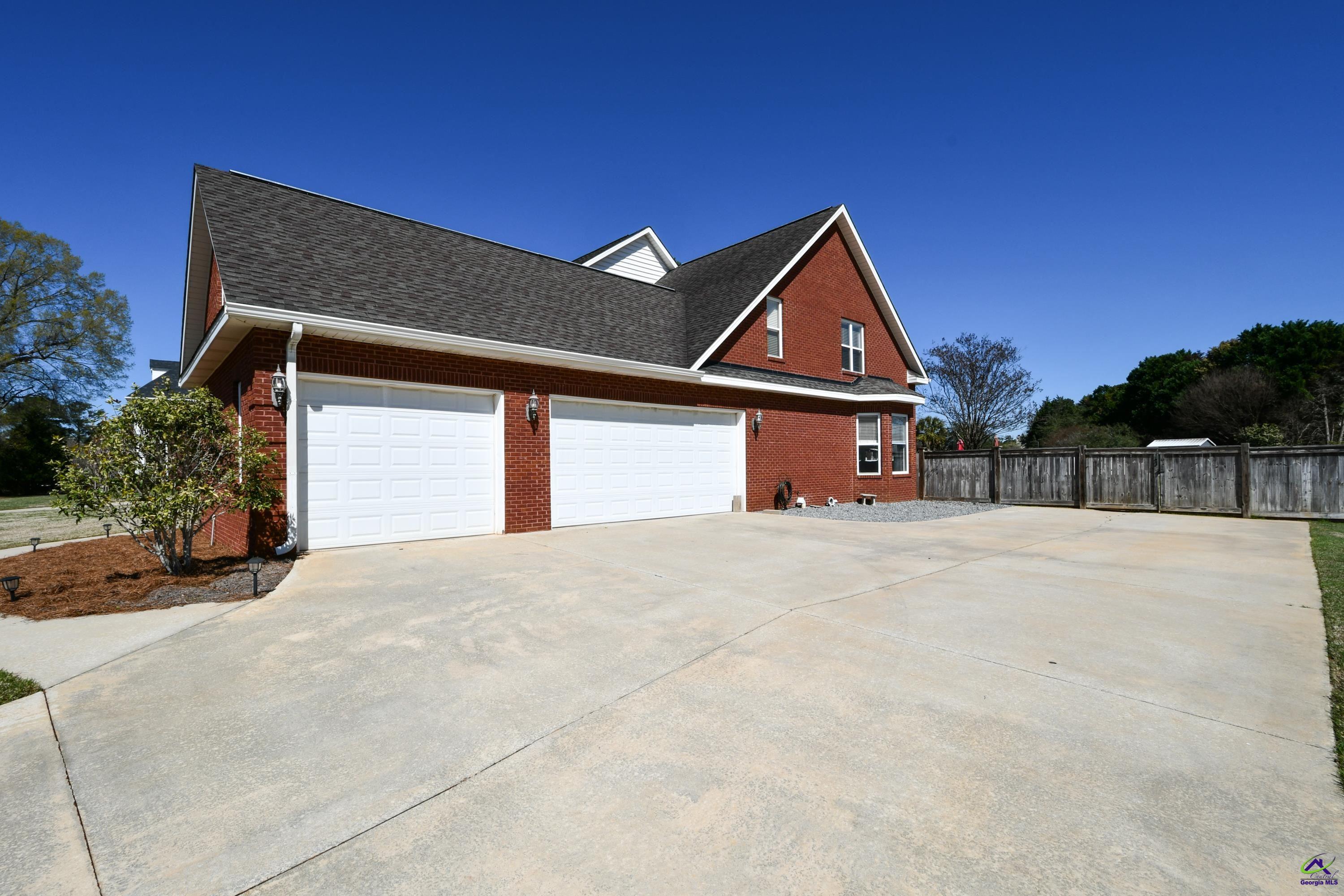 4 Willow Lake Drive