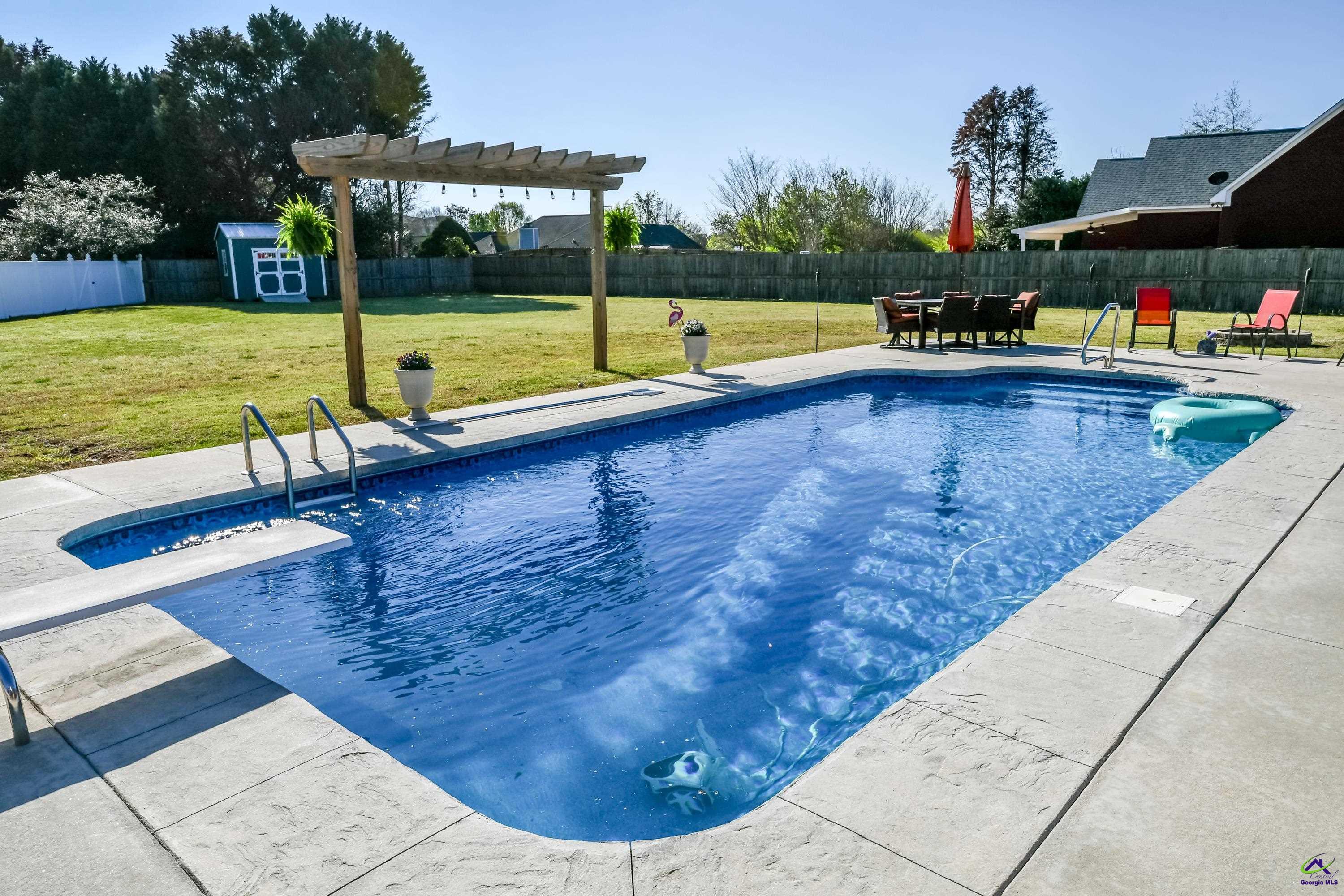 4 Willow Lake Drive