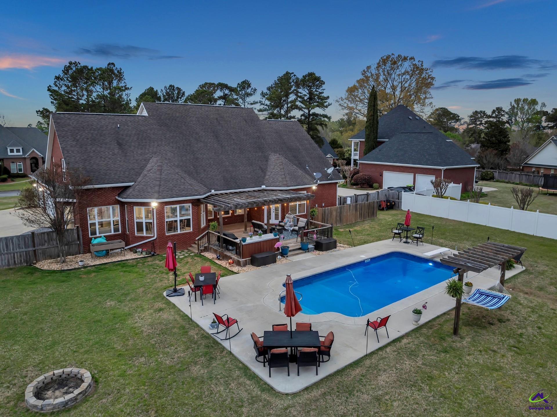 4 Willow Lake Drive