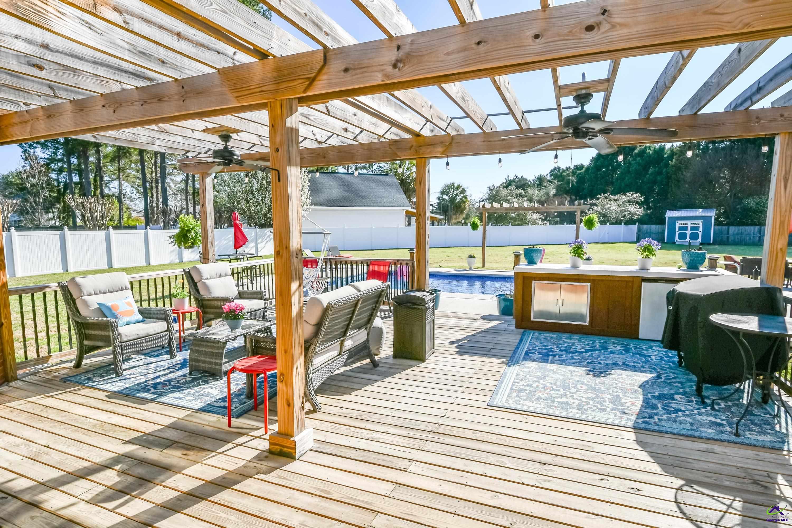 4 Willow Lake Drive