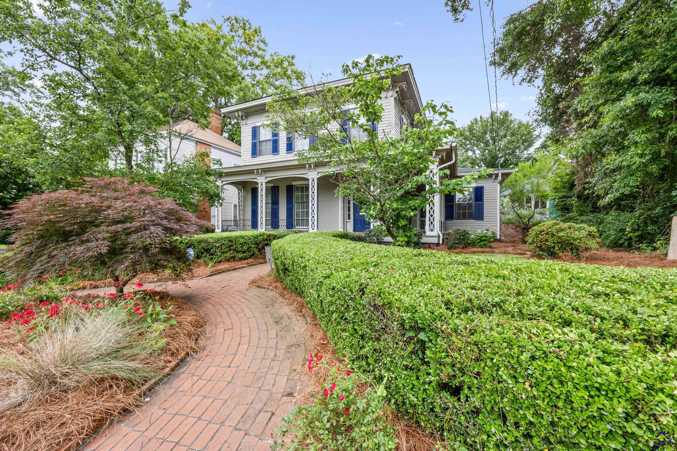 938 Park Place