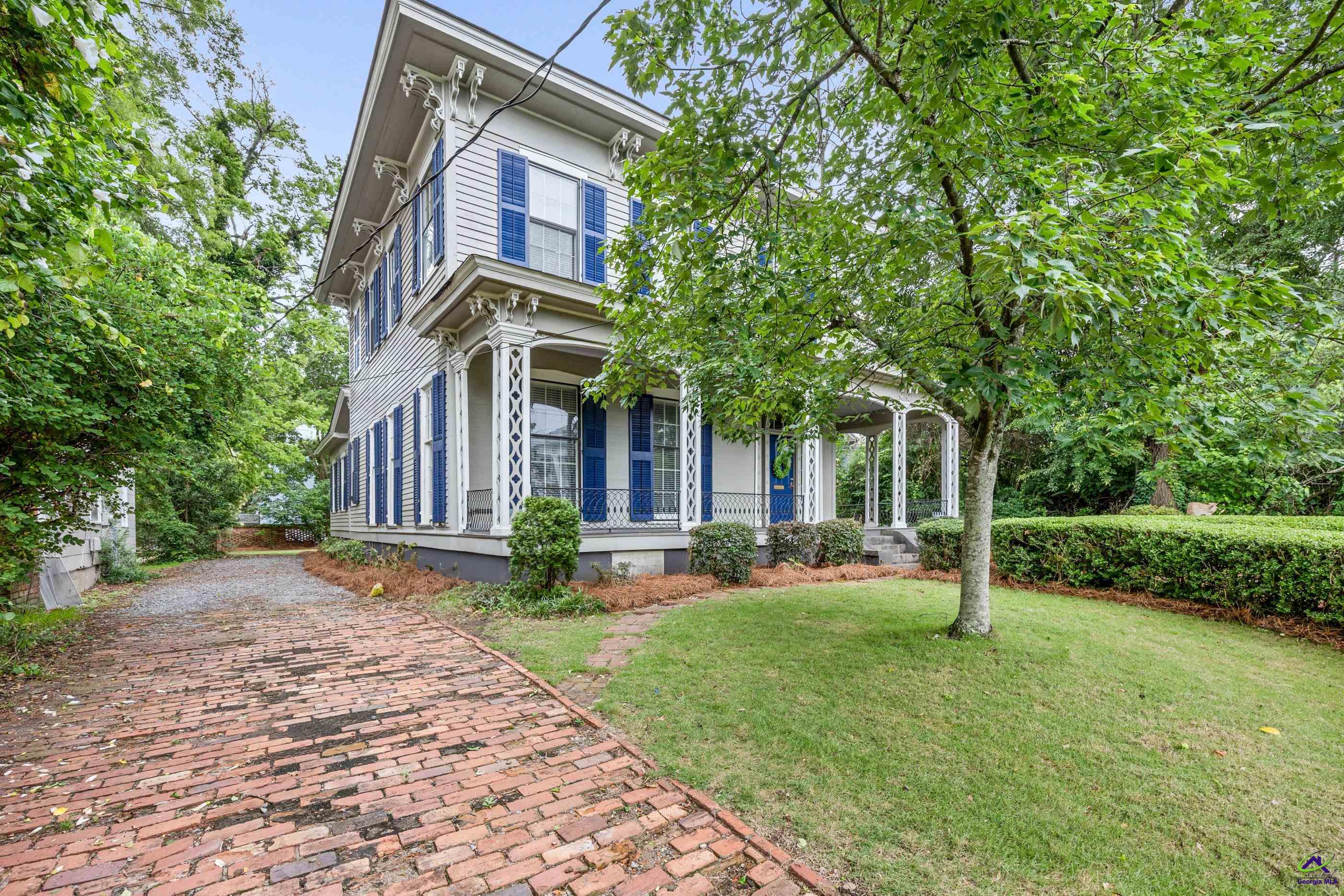 938 Park Place