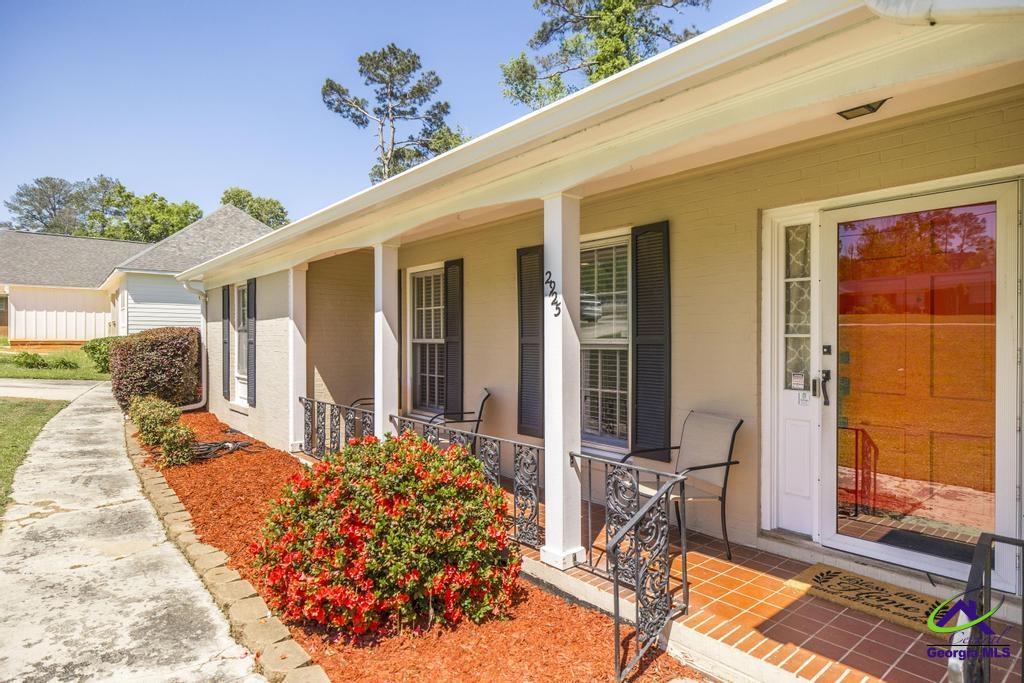 2925 Thornwood Drive