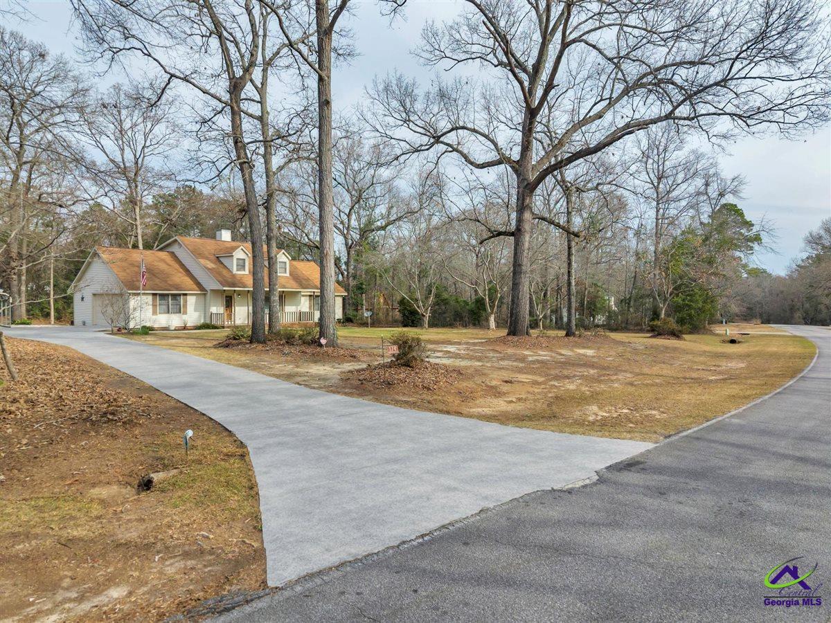 174 Majestic Oak Circle