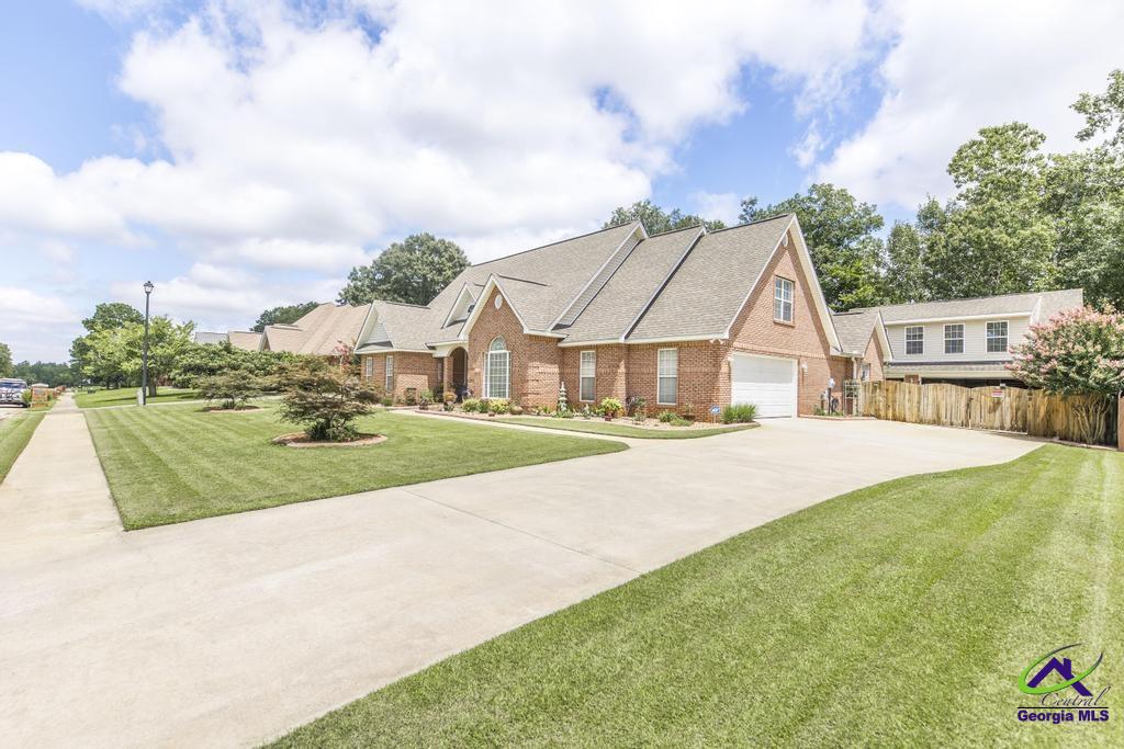800 Bay Laurel Circle