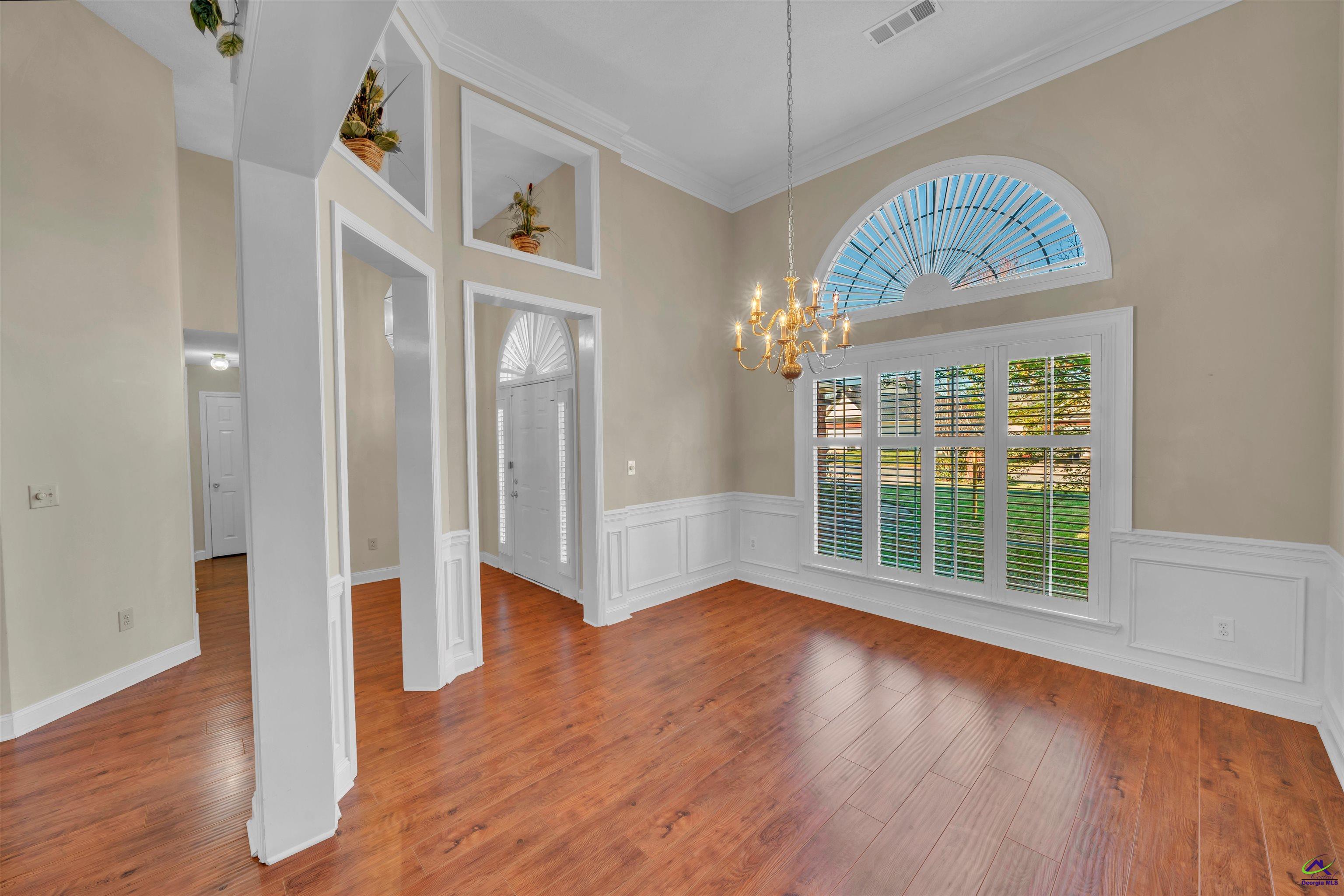 211 Hummingbird Lane