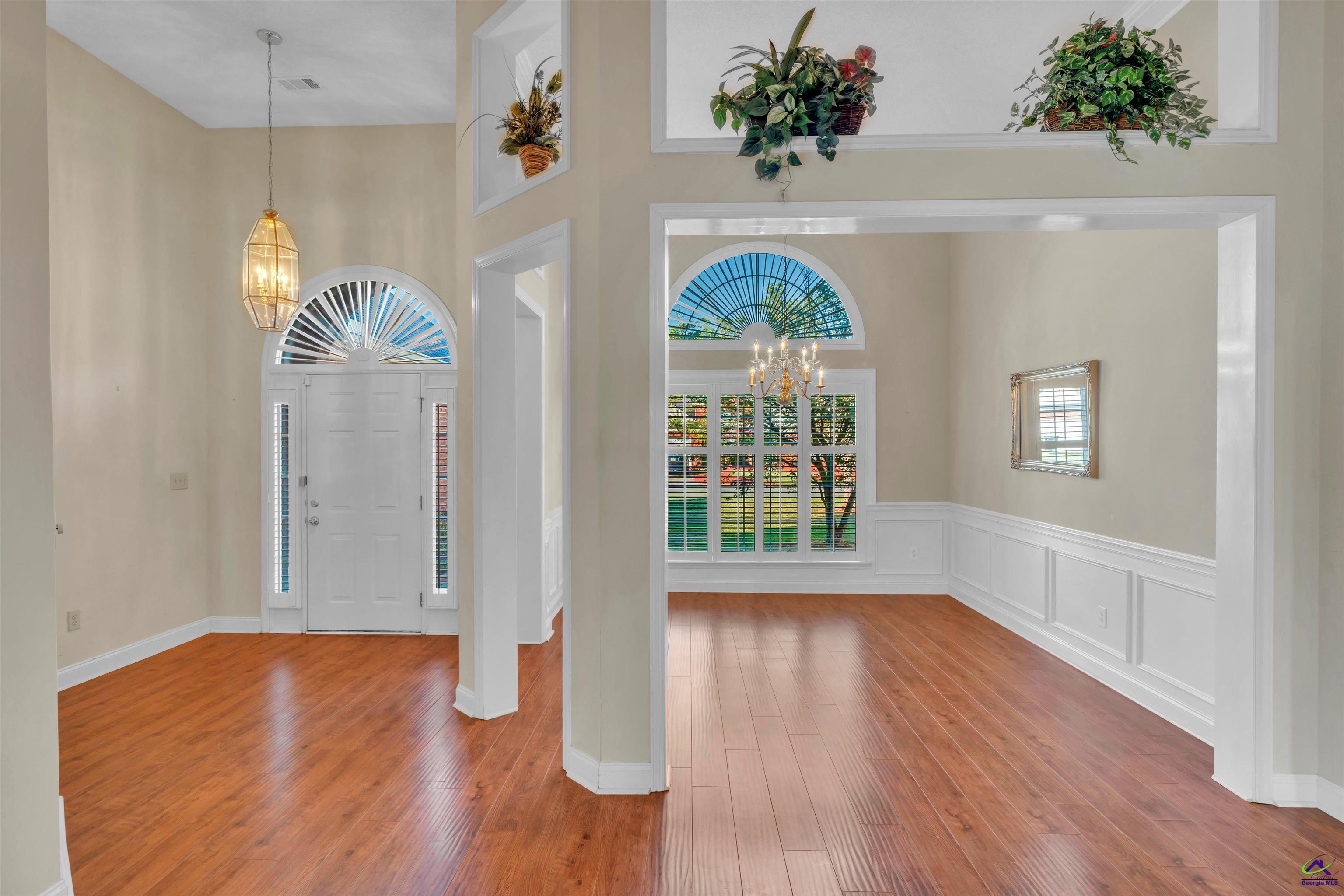211 Hummingbird Lane