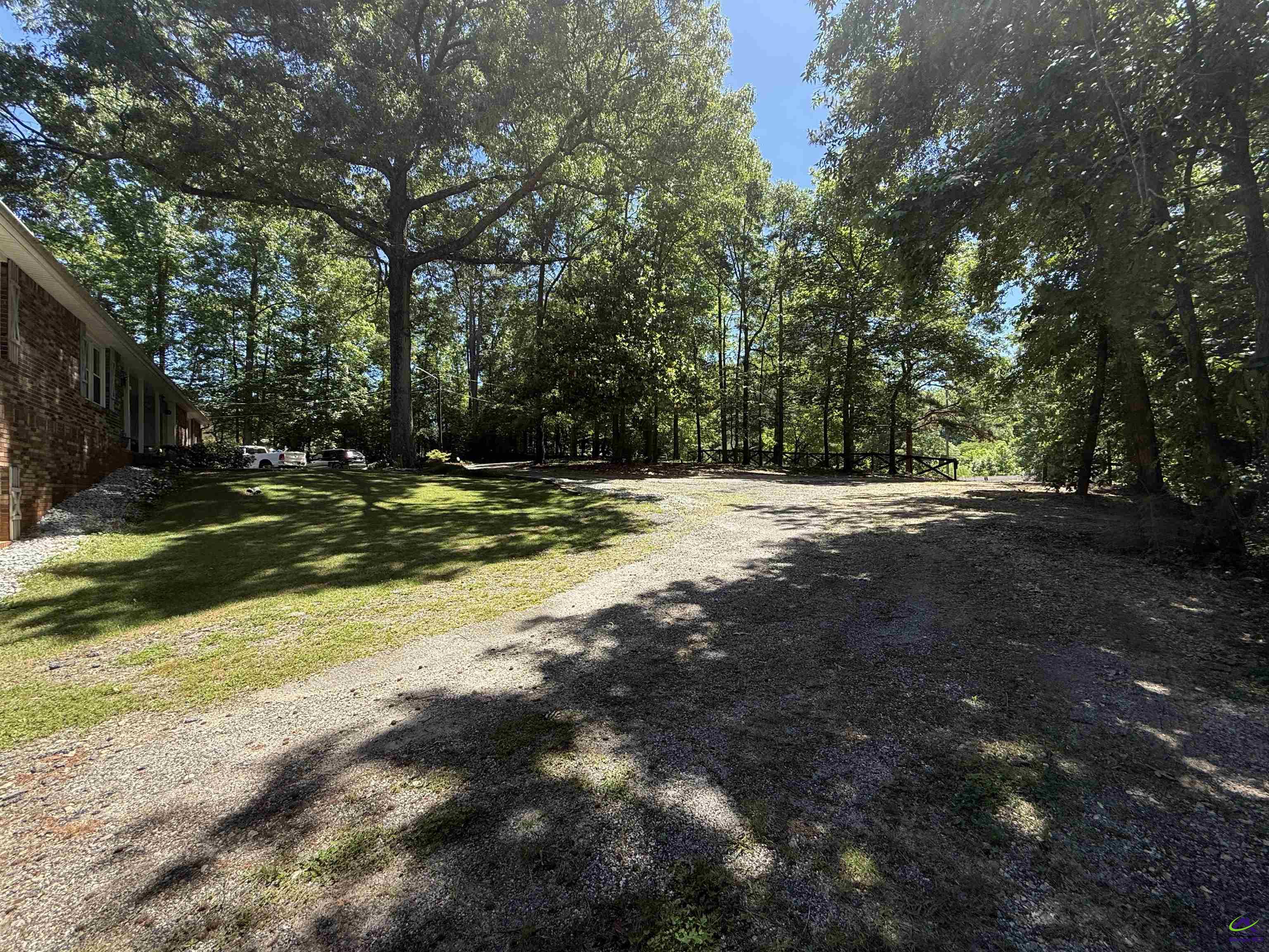 905 E Atlanta Road