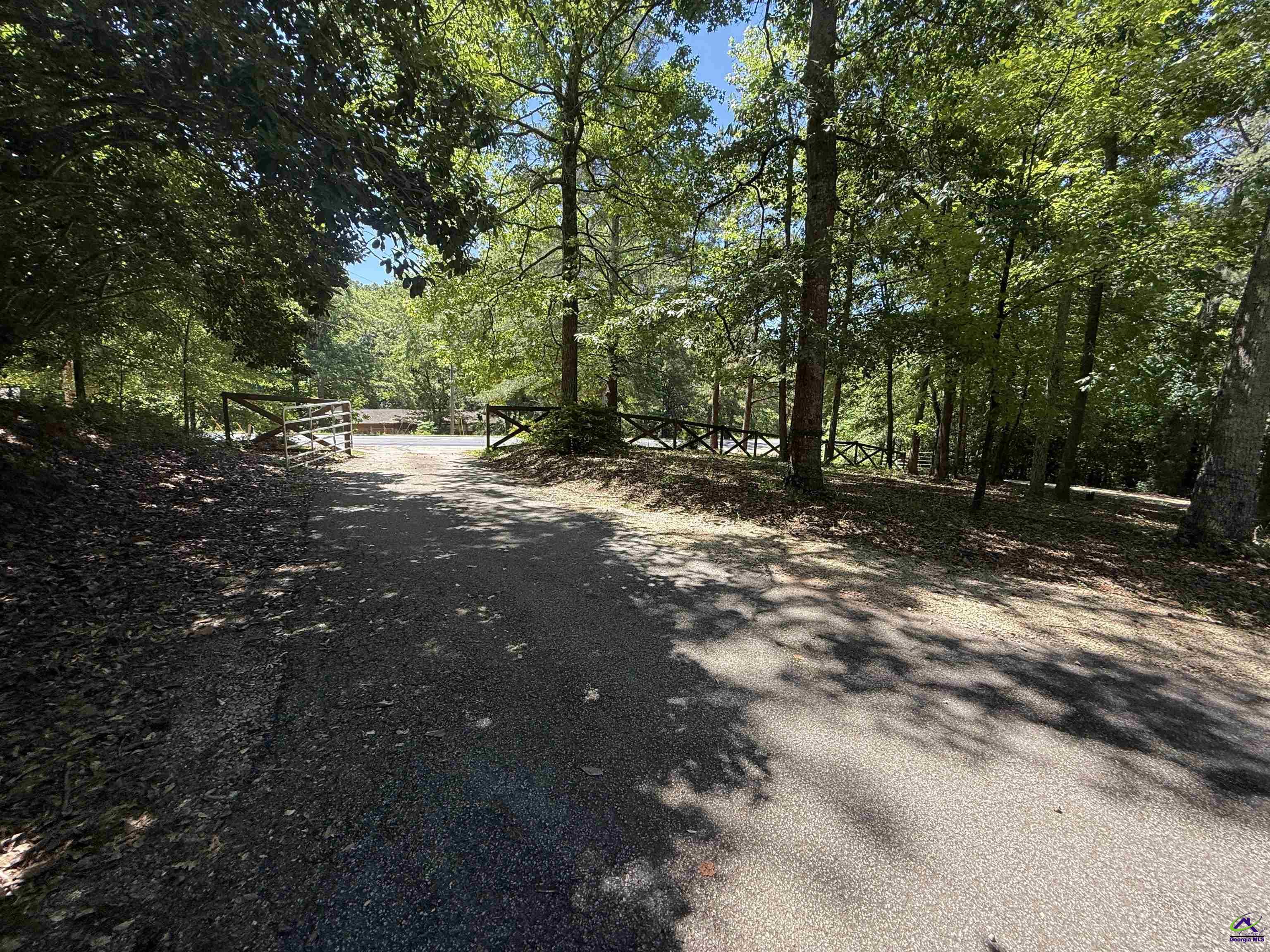 905 E Atlanta Road