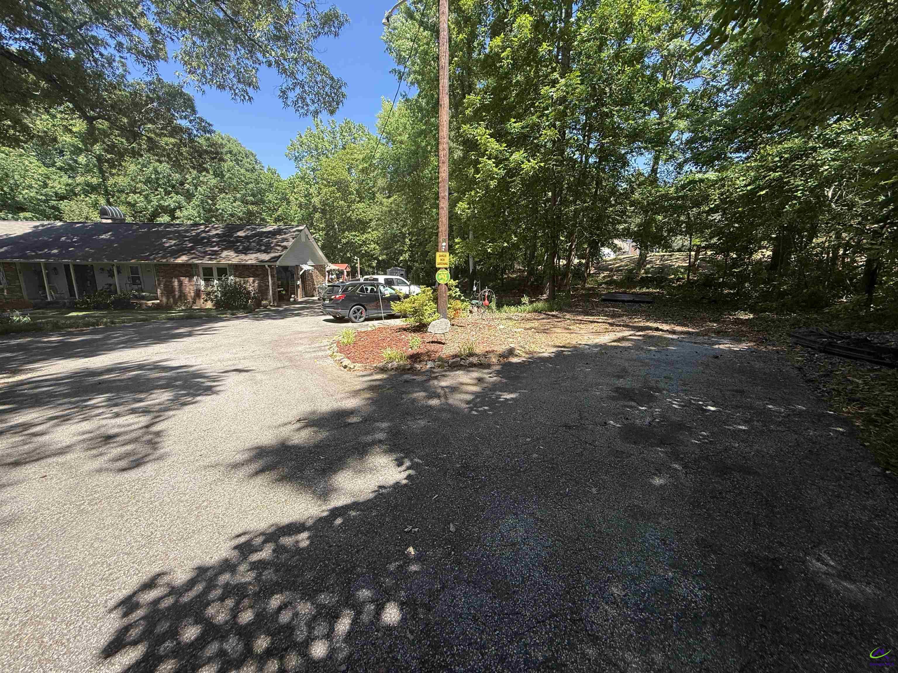 905 E Atlanta Road