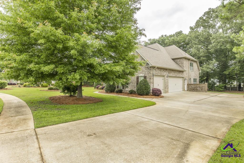 302 Avondale Circle