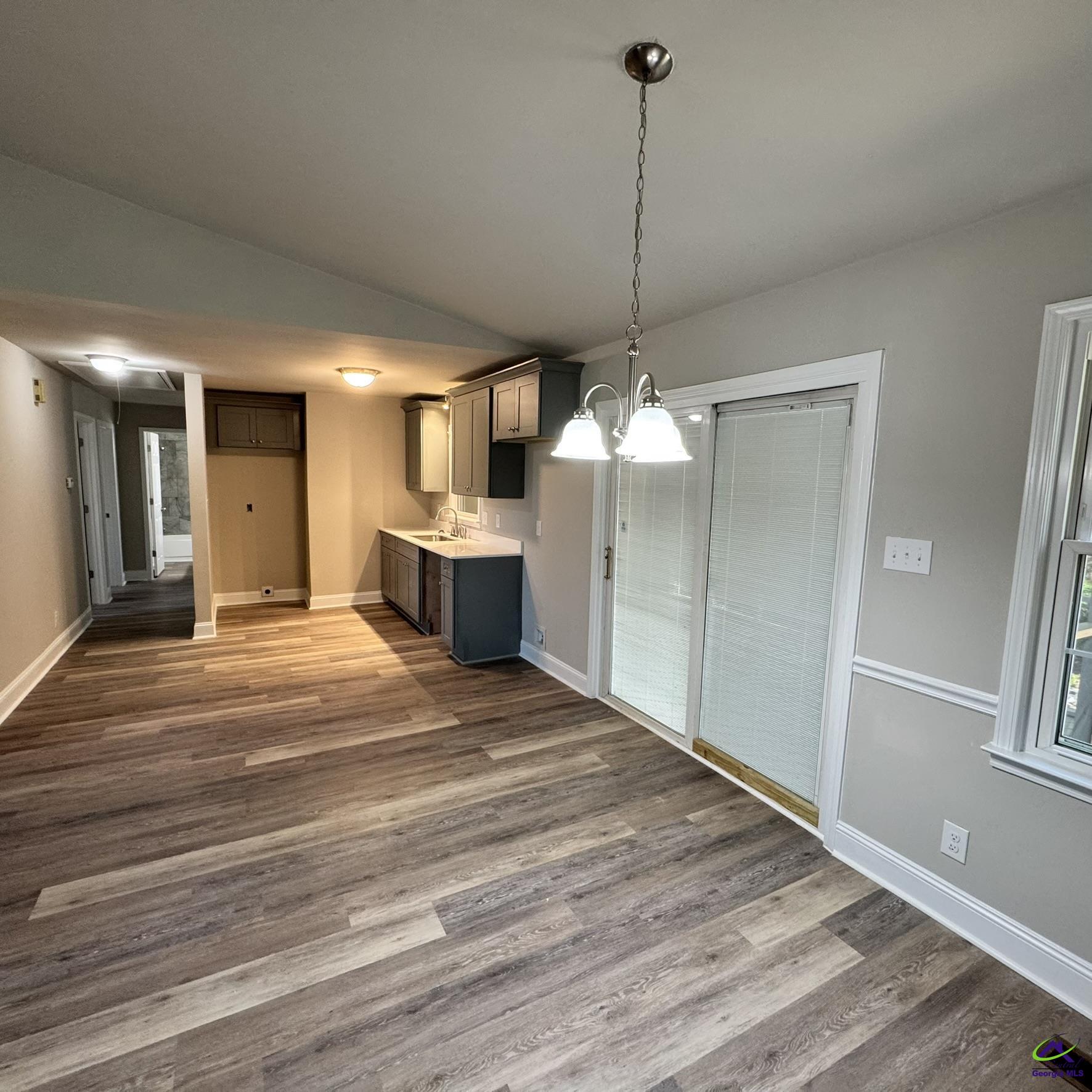 281 Greentree Parkway