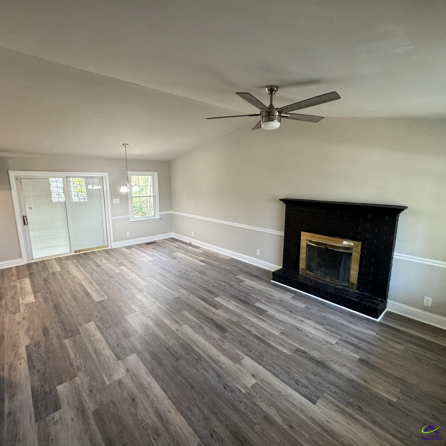 281 Greentree Parkway