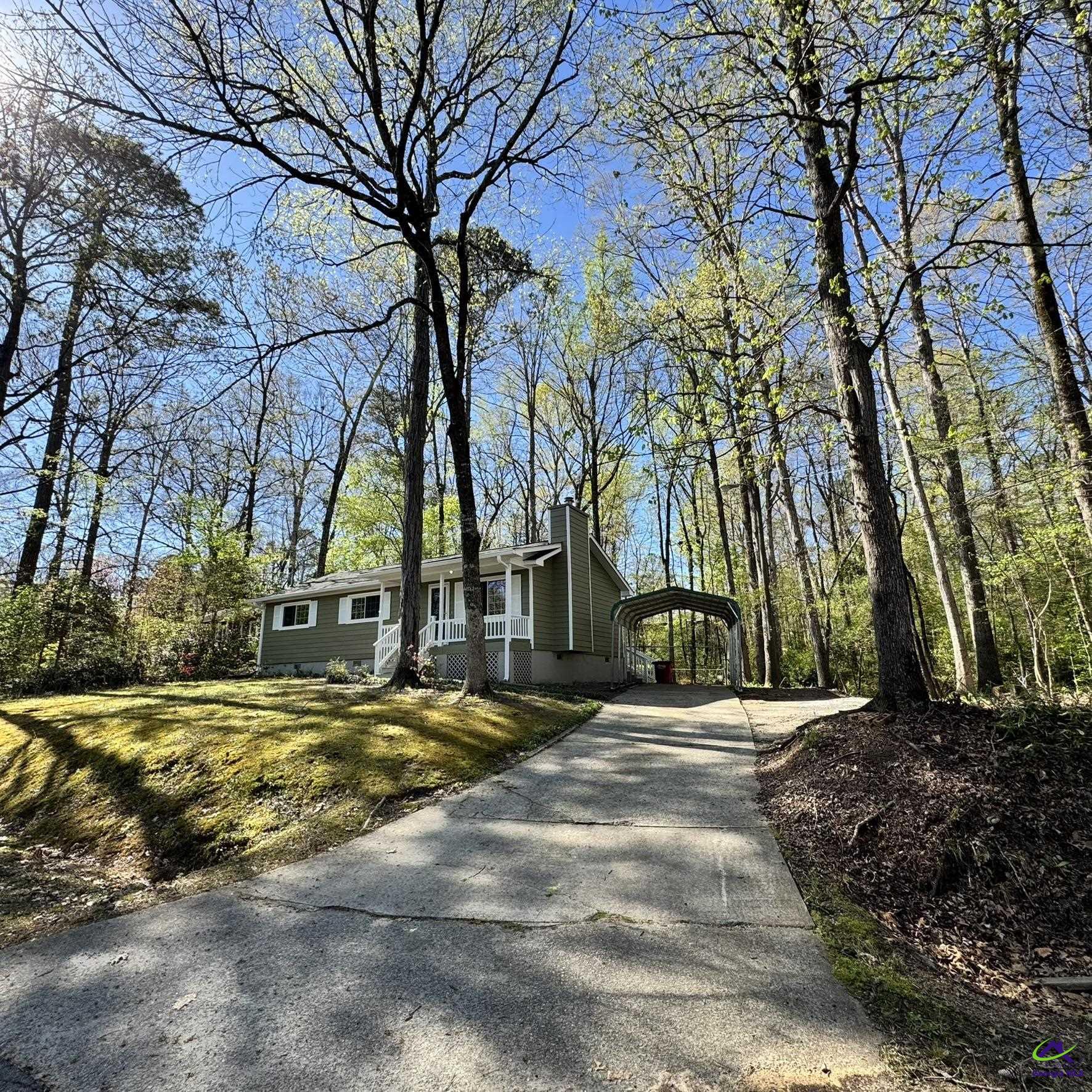 281 Greentree Parkway