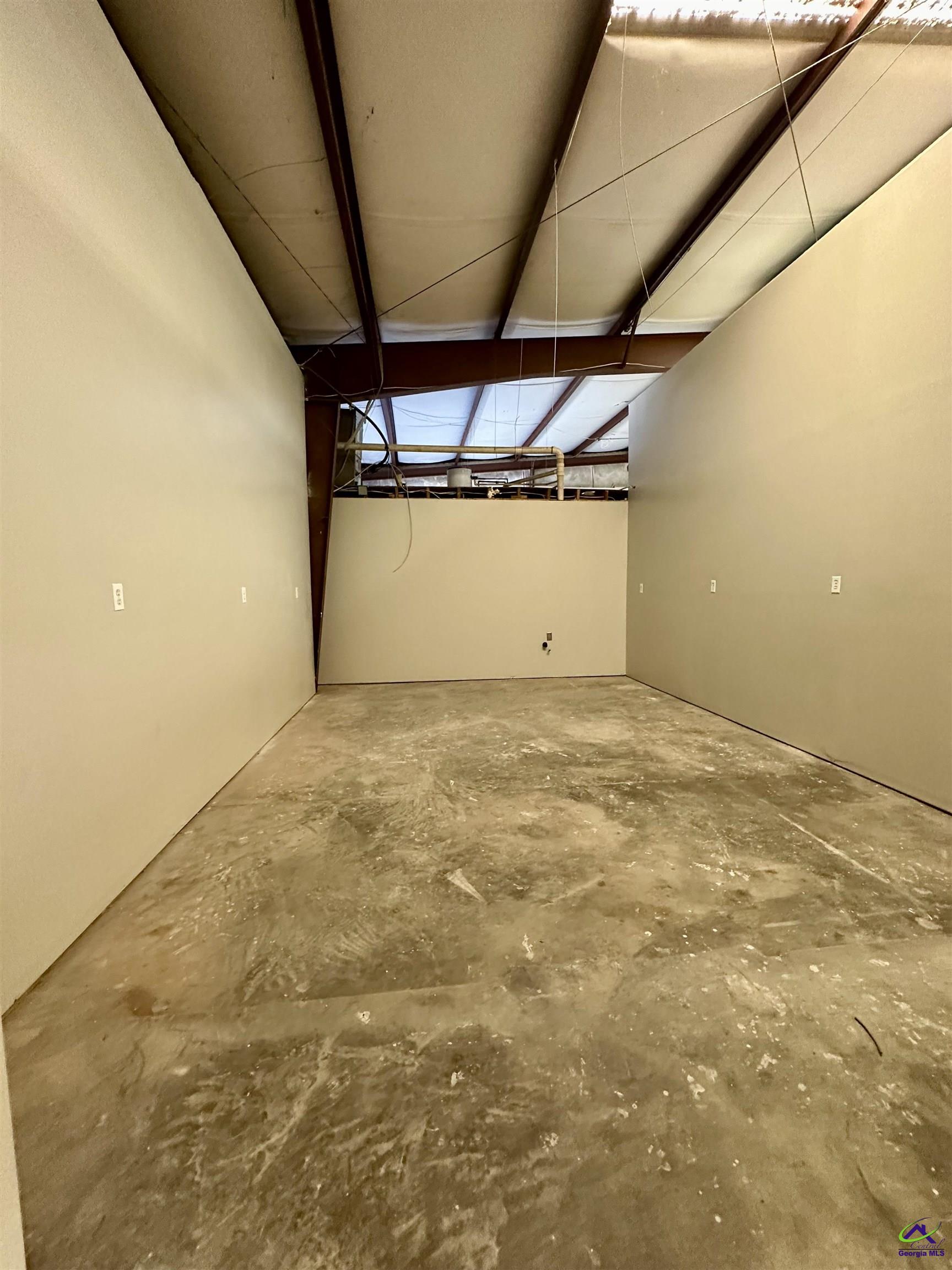 392 Carl Vinson Pkwy