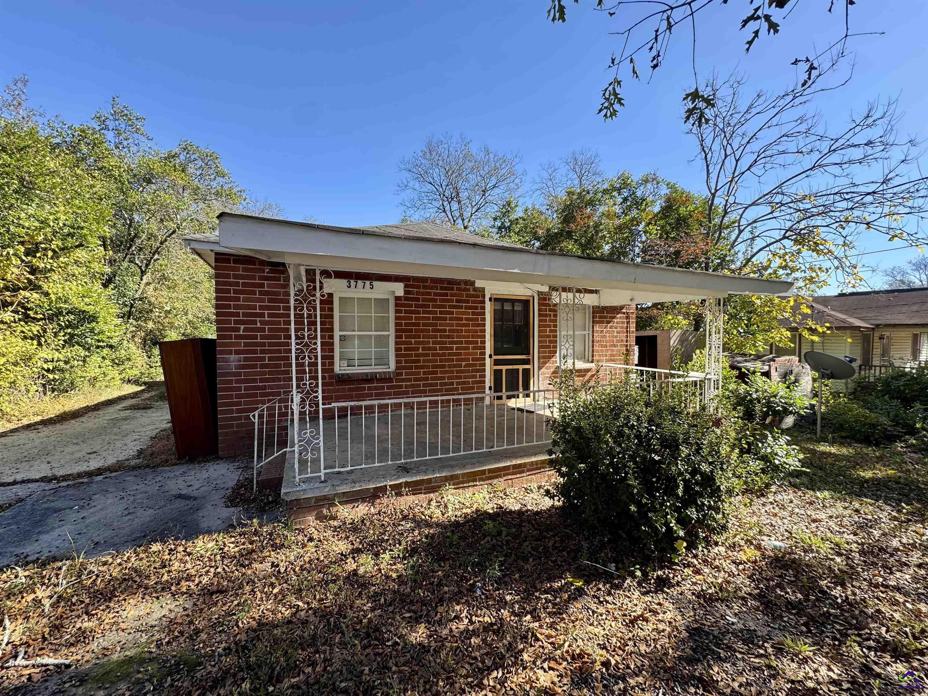 3775 Grand Avenue