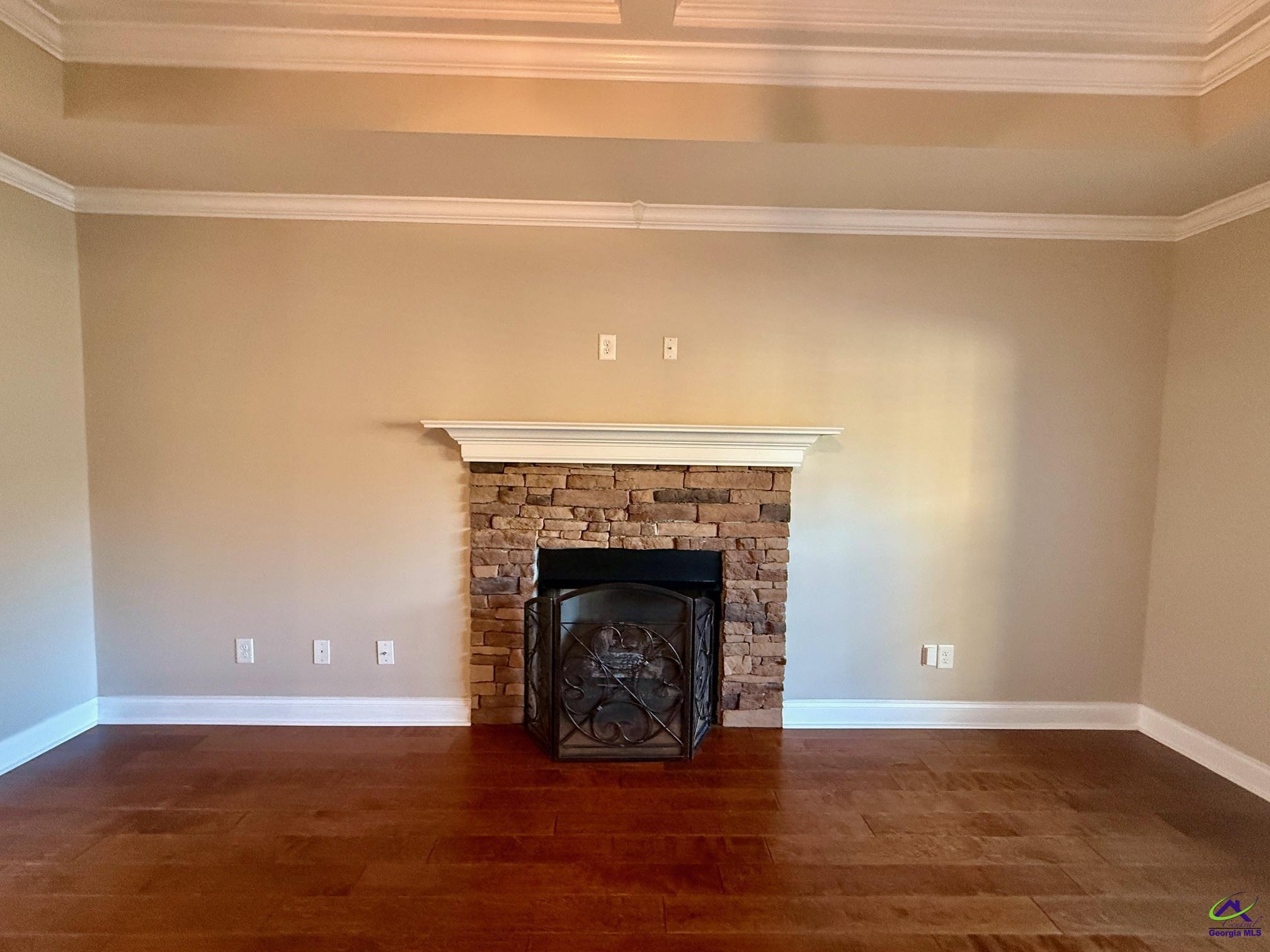113 Lone Oak Trail