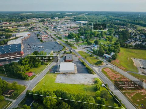 1335 Ball Street Perry GA 31069