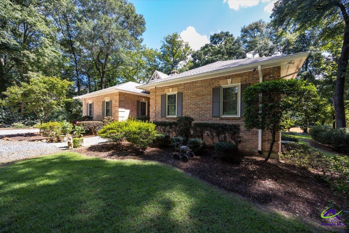 11 River Trace