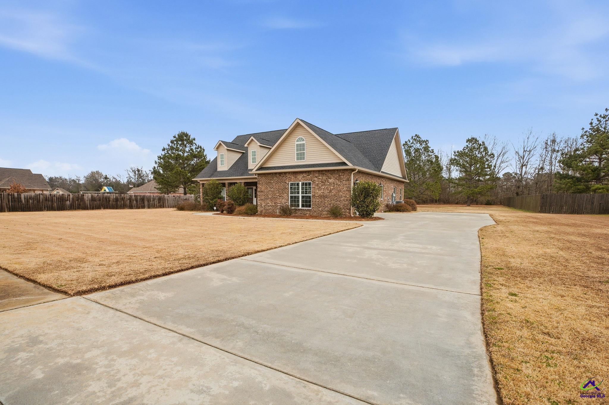 251 Hampton Oaks Way