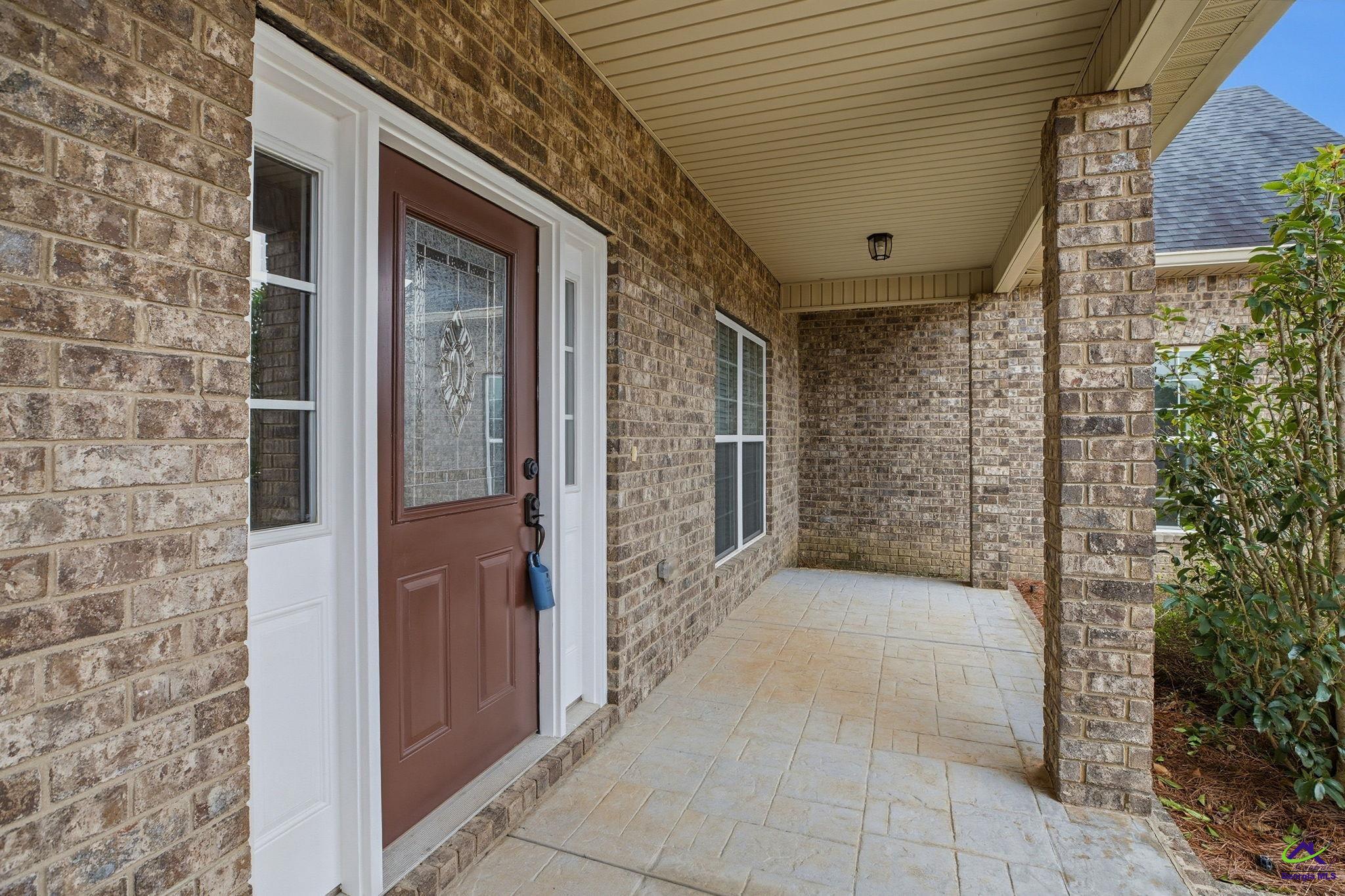 251 Hampton Oaks Way