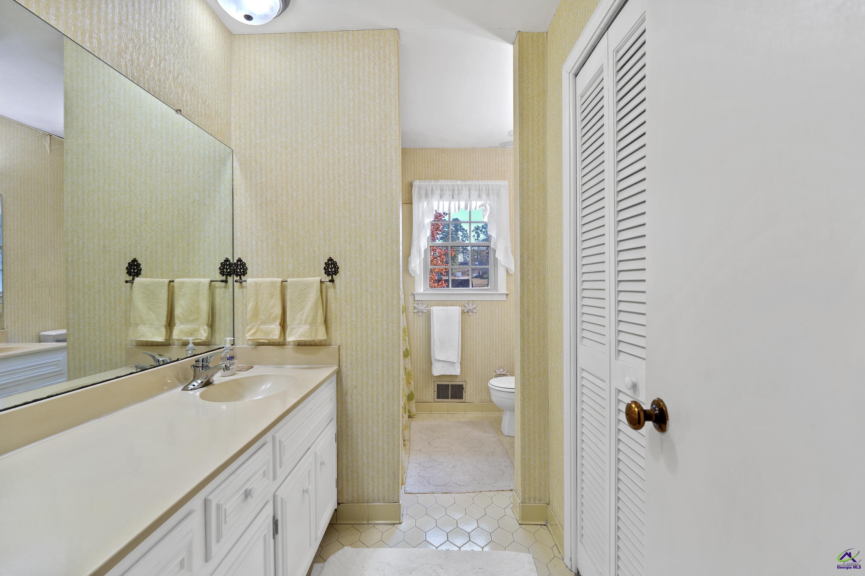 1051 Clairmont Place