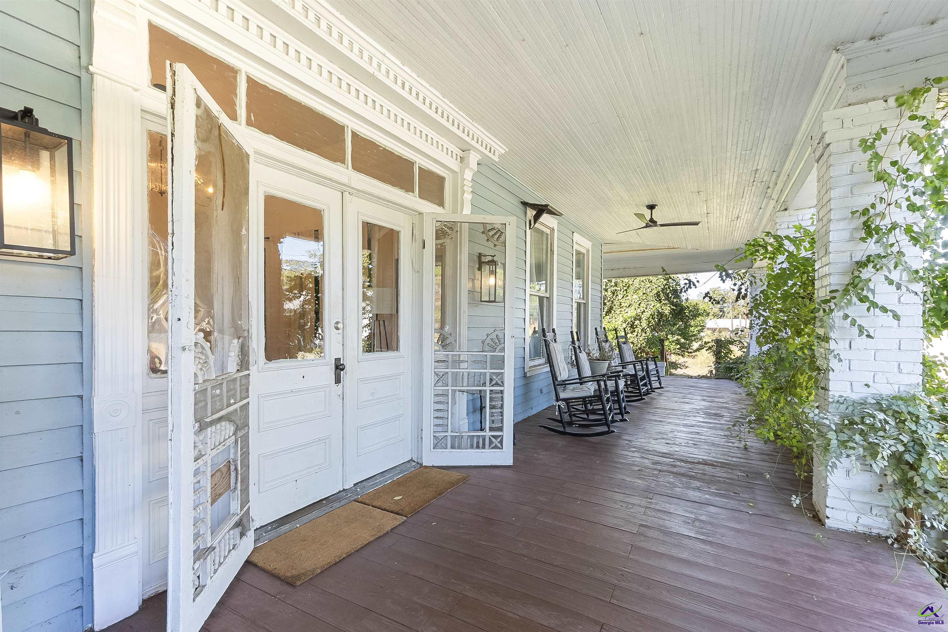 103 E. Artesian Avenue