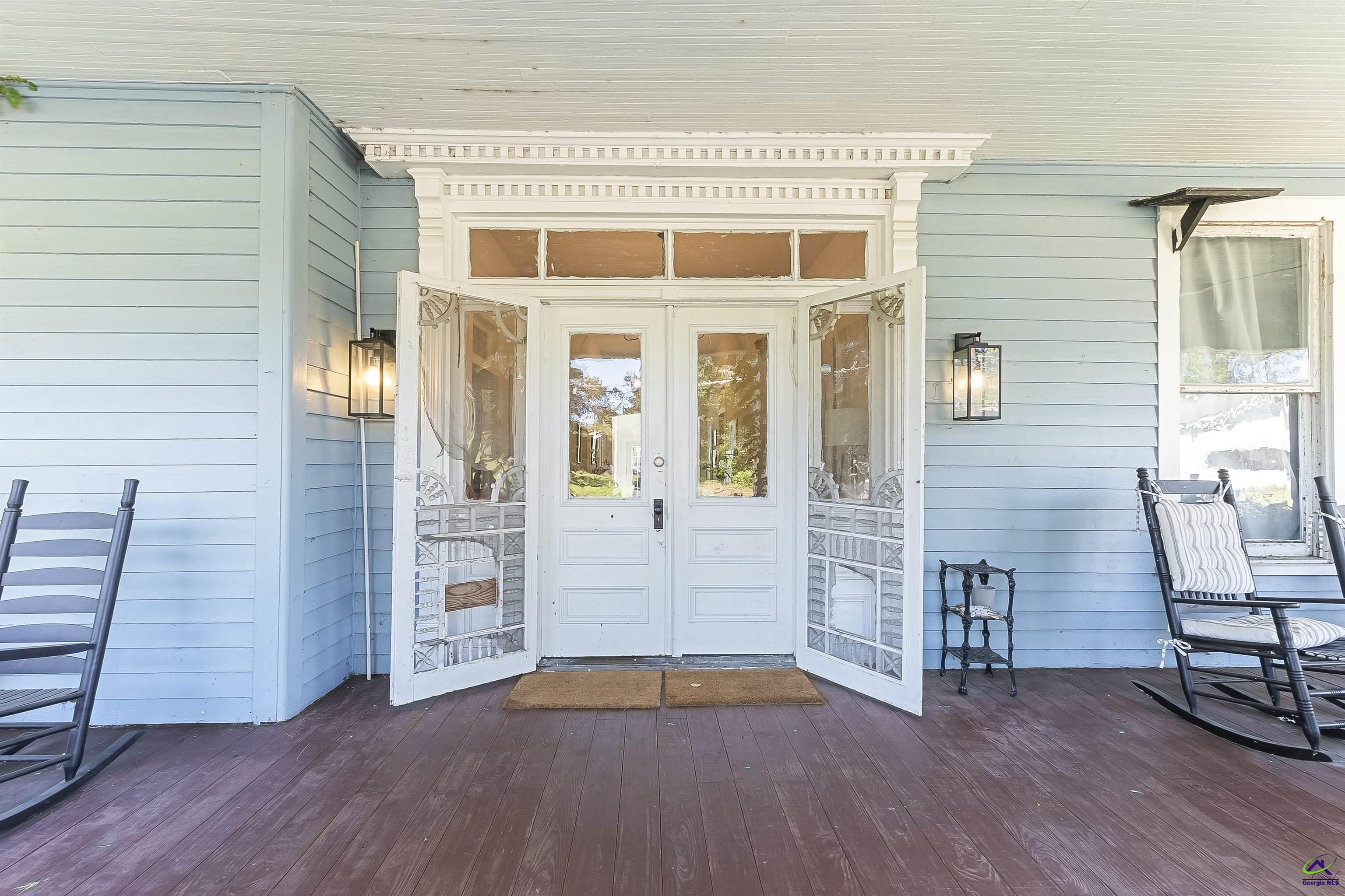103 E. Artesian Avenue