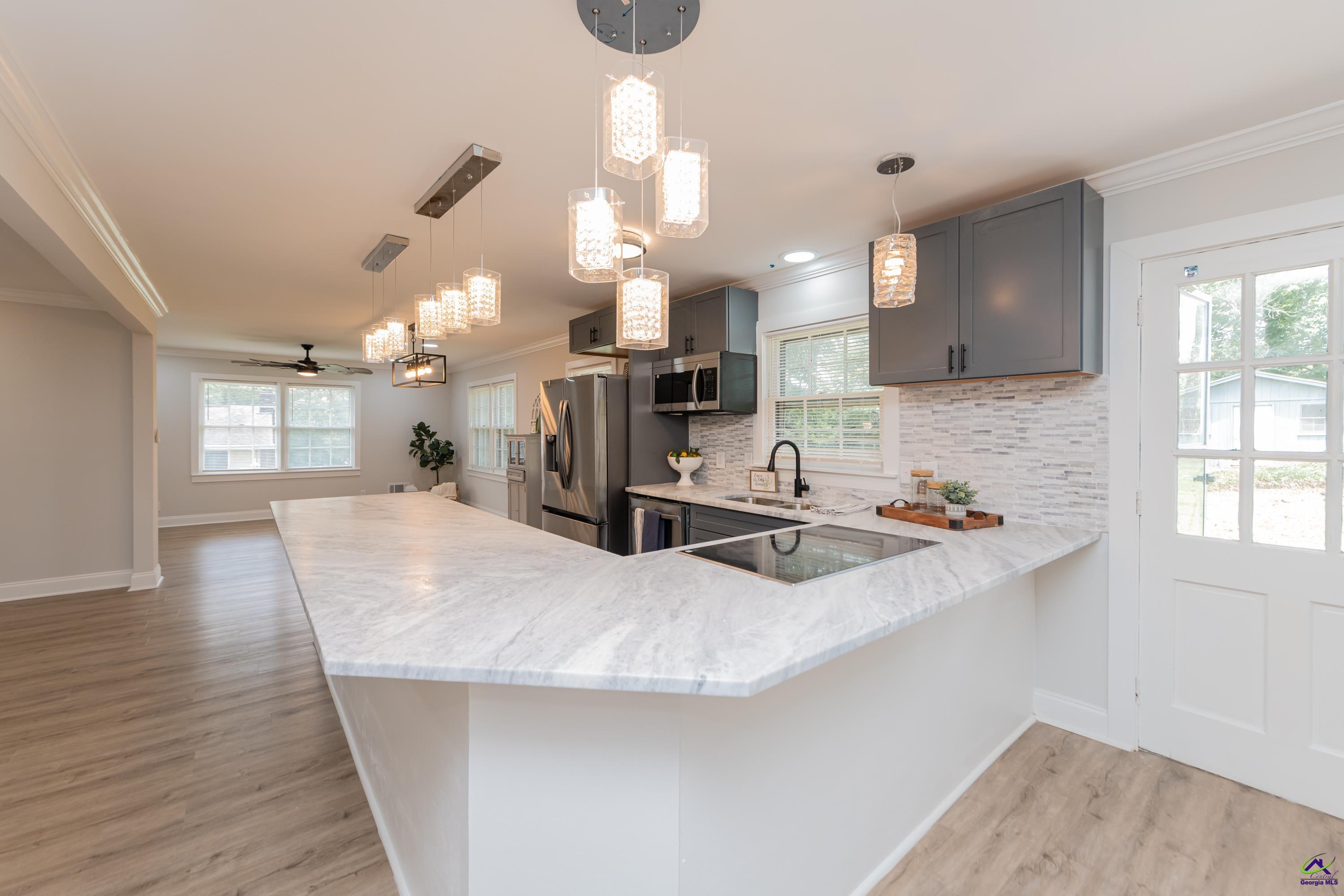 1038 Red Oak Drive