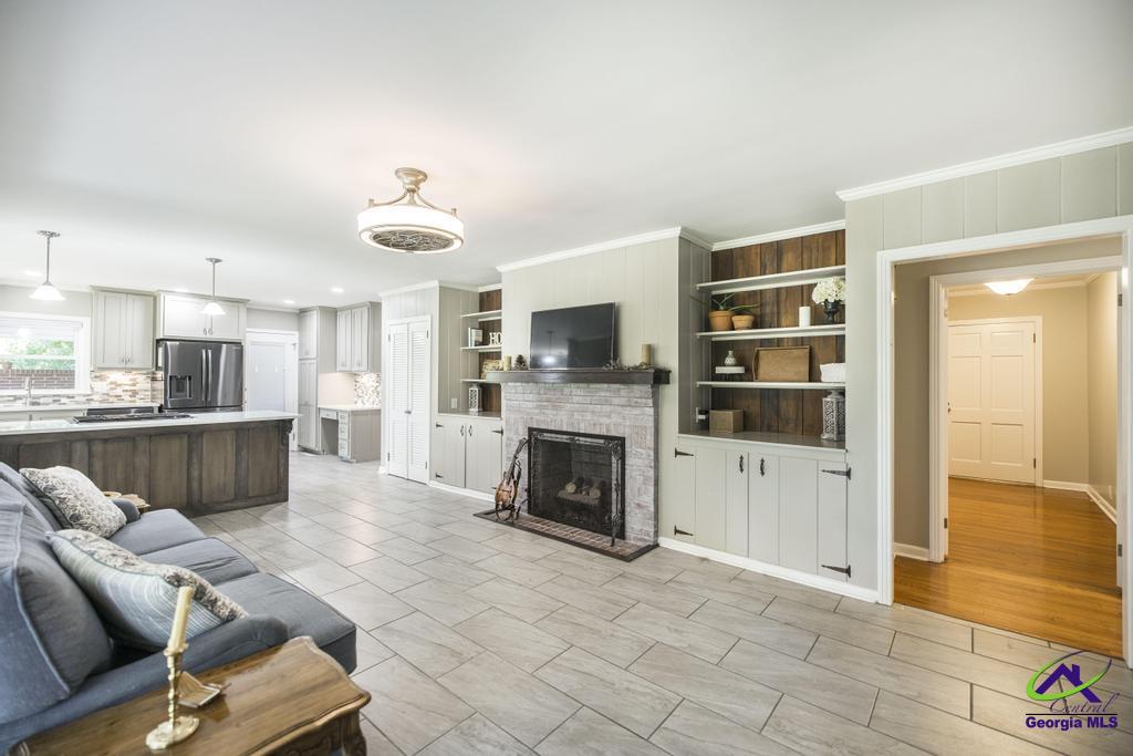 129 S Seventh Street