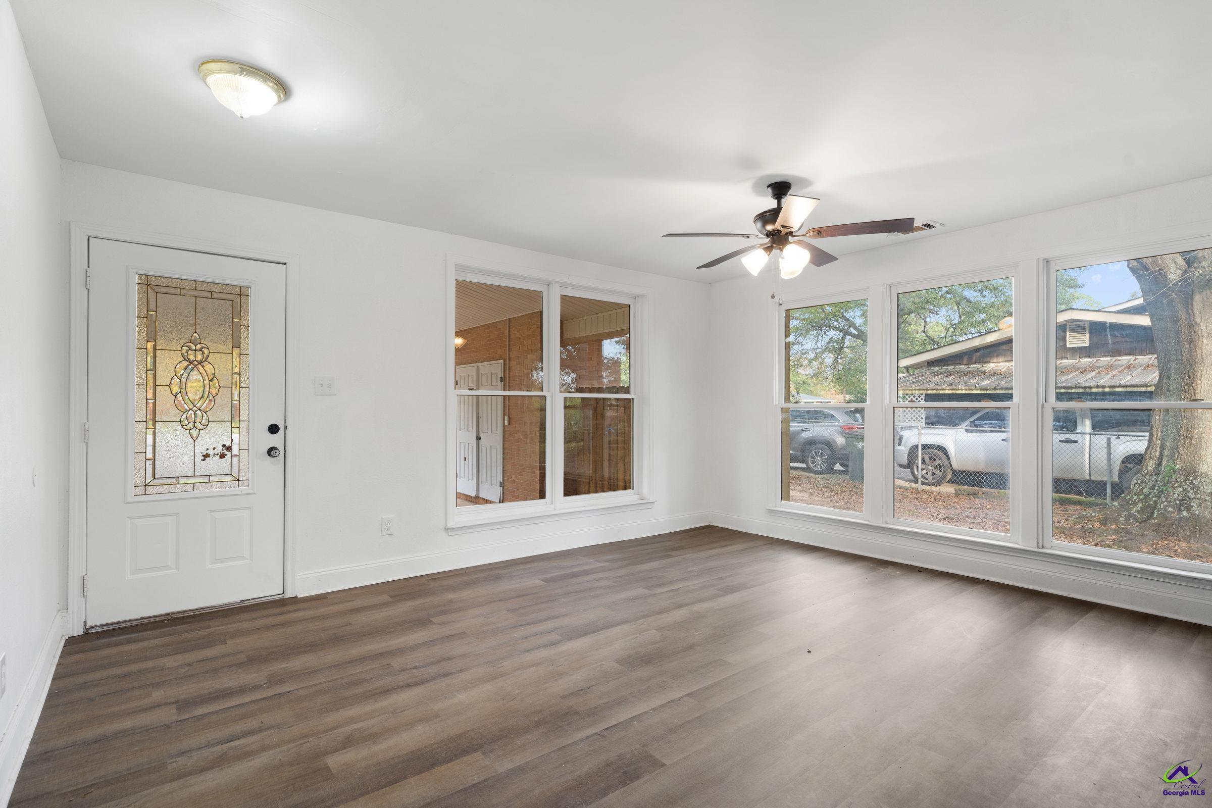 109 Meadowcliff Cir