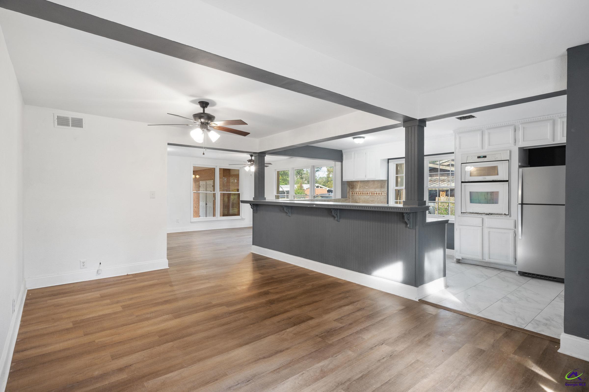 109 Meadowcliff Cir