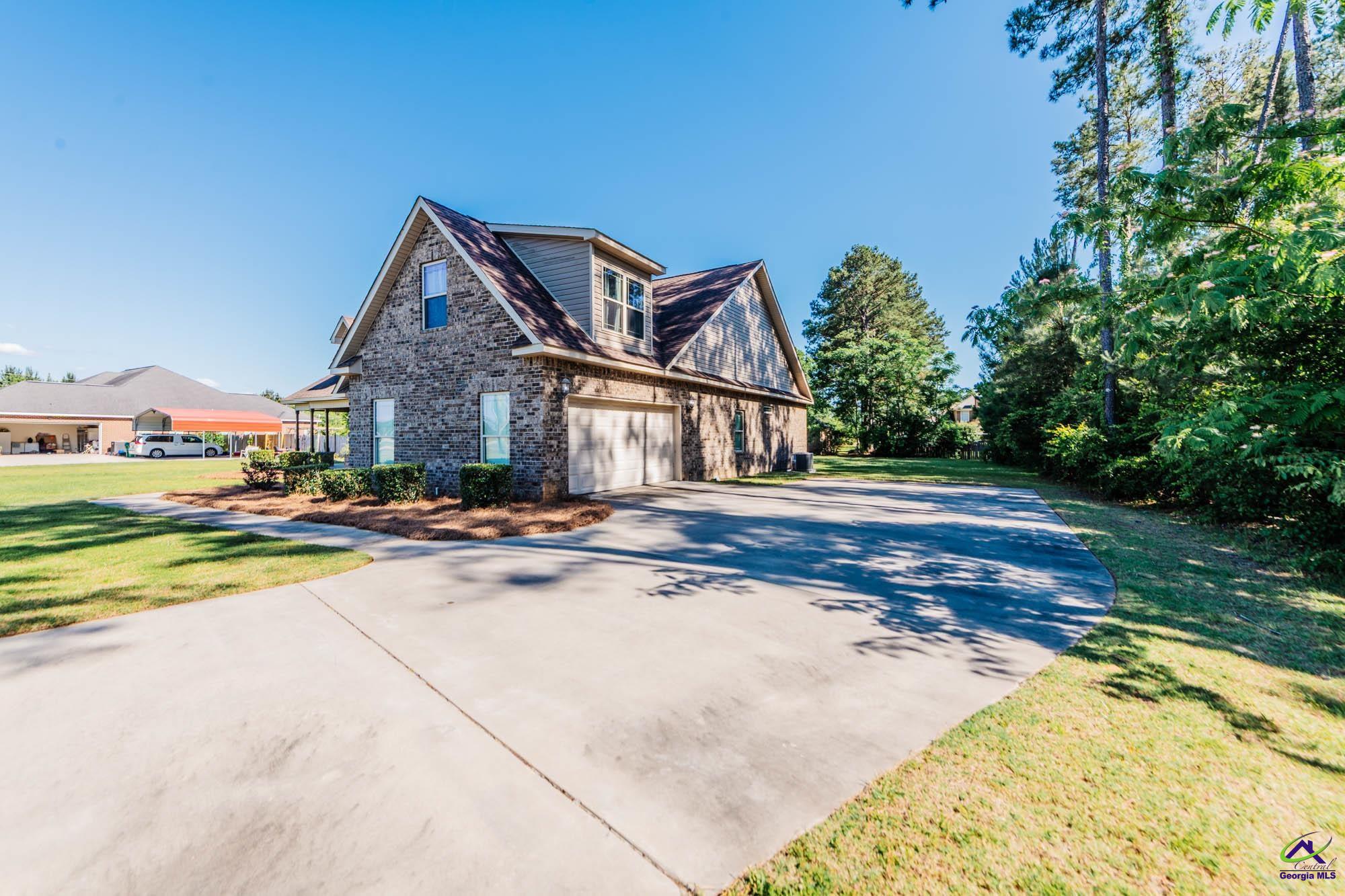 1499 Leverett Rd
