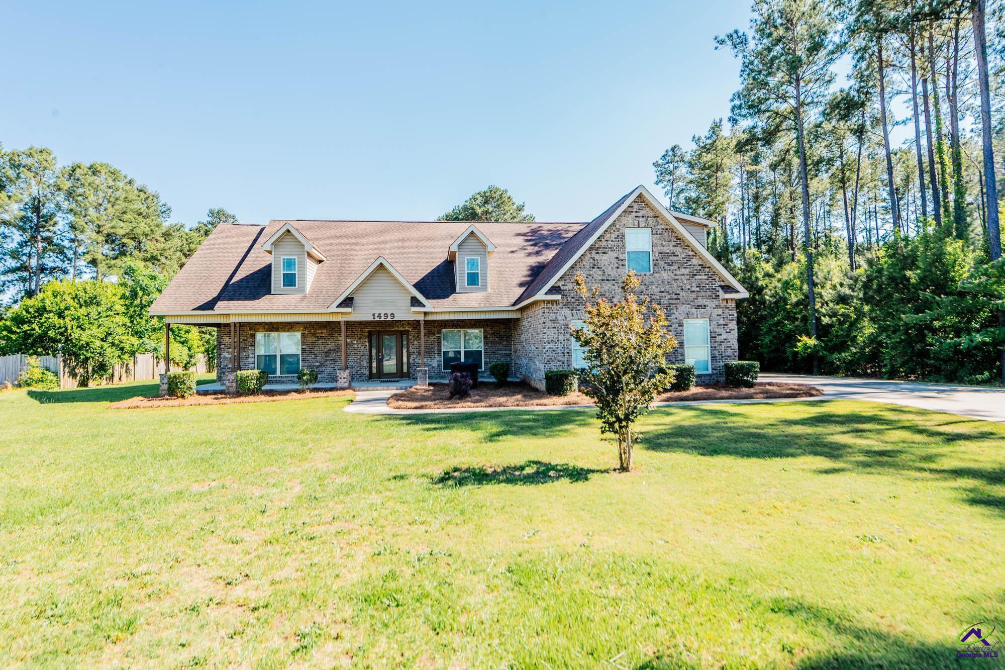 1499 Leverett Rd