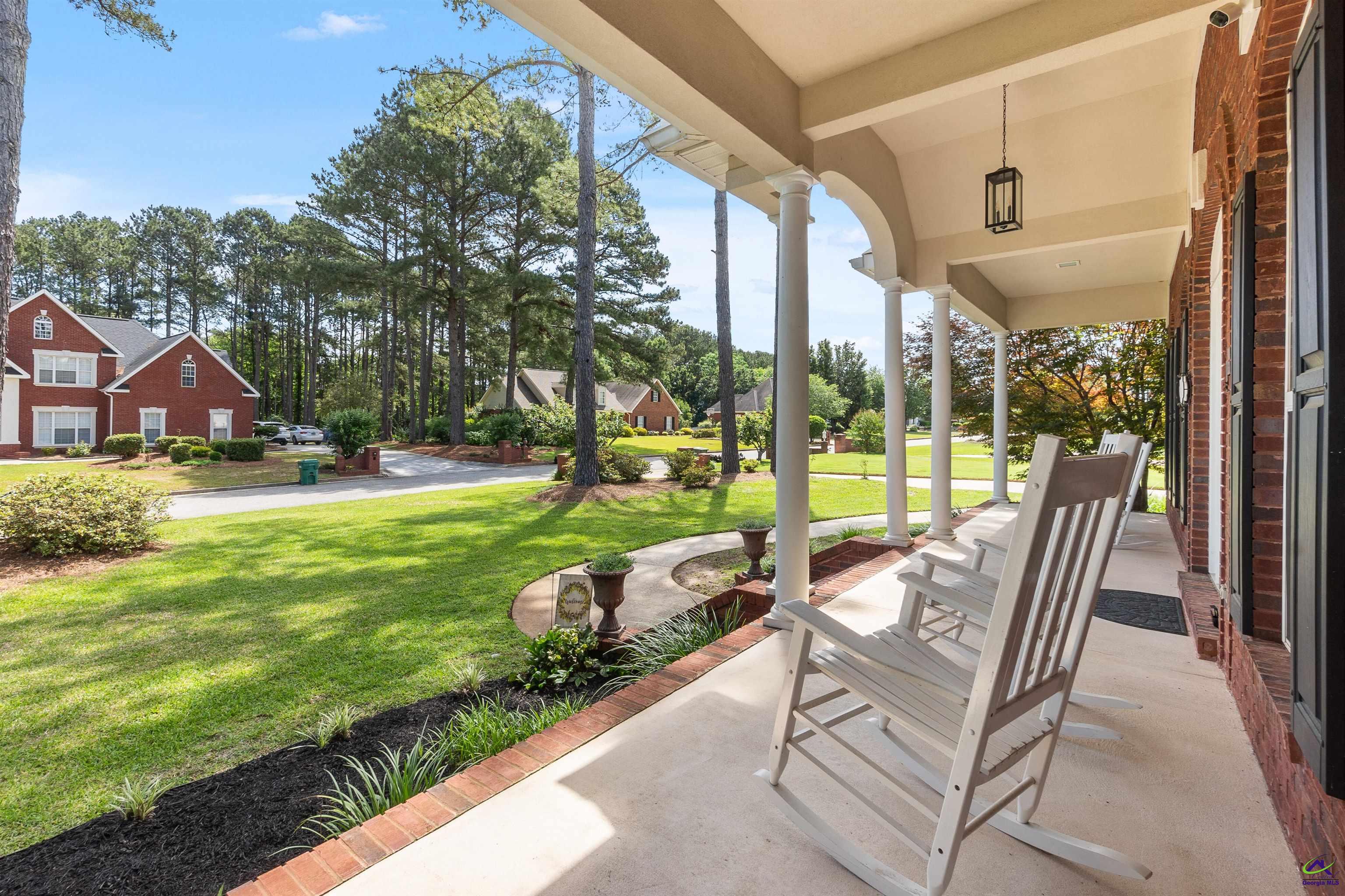 210 Royal Crest Circle