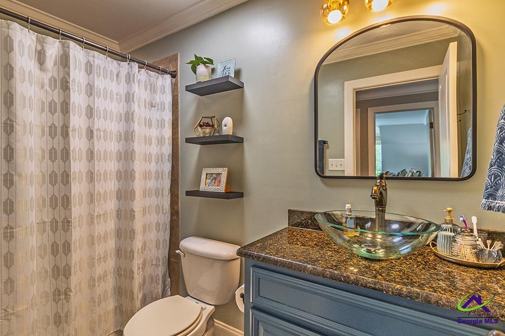 1122 Irongate